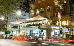 City Hotel